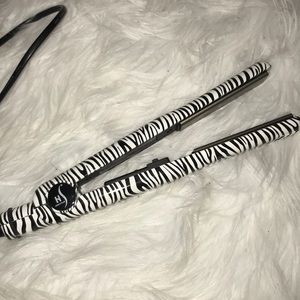 Herstyler flat iron